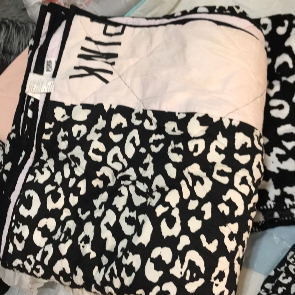 **AURIA1982** Queen cheetah set